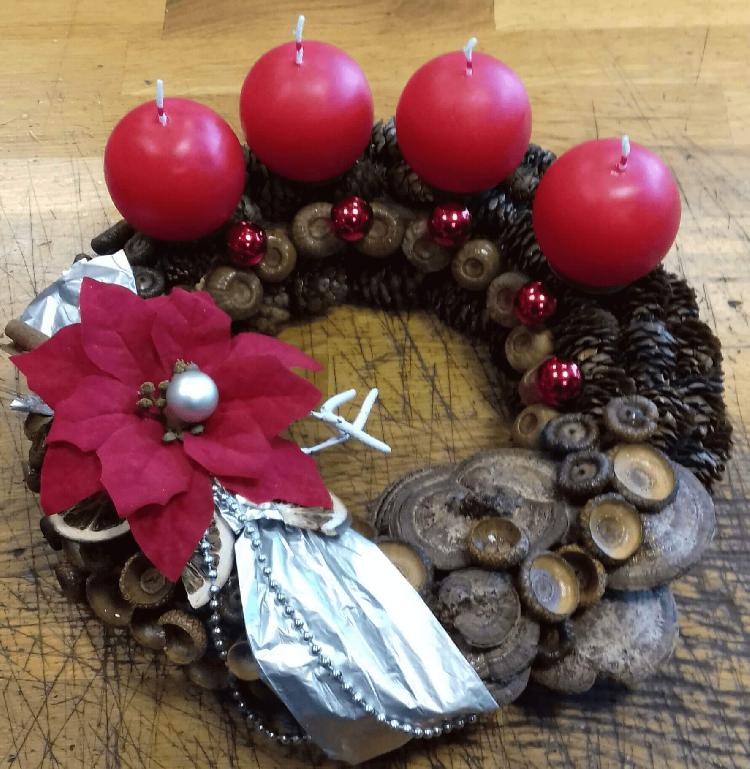 01727541488adventni-venček-rdeče-sveče.jpg-rosa-vita.si