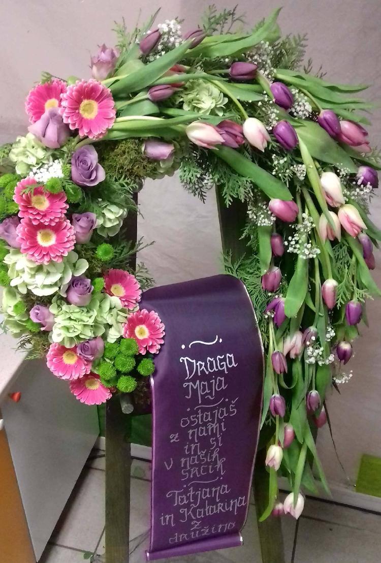 01727720084venec-roza-vijola-žalni.jpg-rosa-vita.si